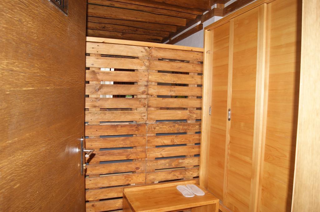 Hotel Prizreni Екстер'єр фото