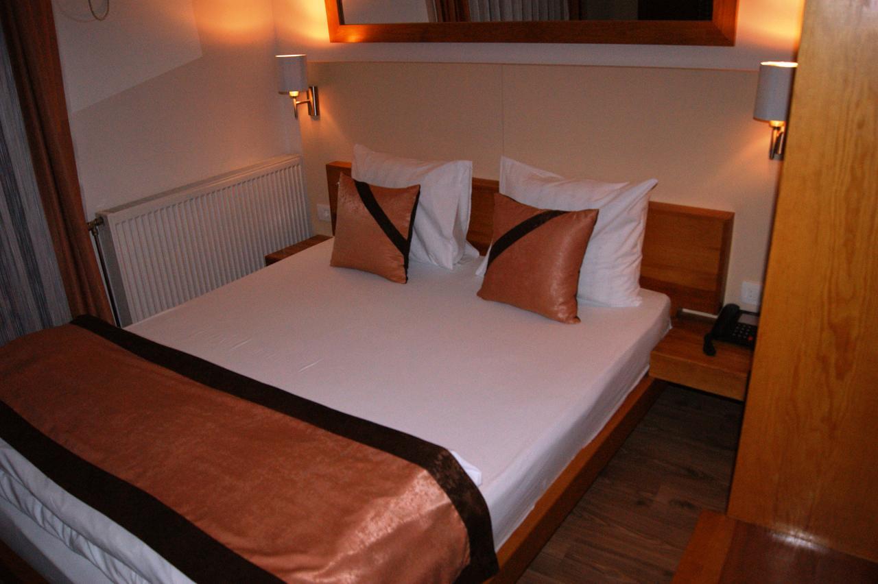 Hotel Prizreni Екстер'єр фото