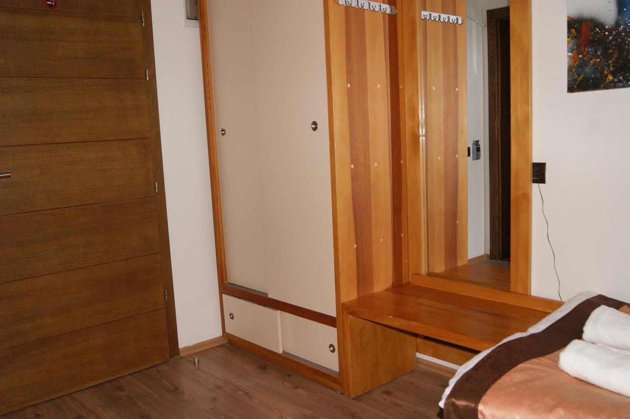 Hotel Prizreni Екстер'єр фото