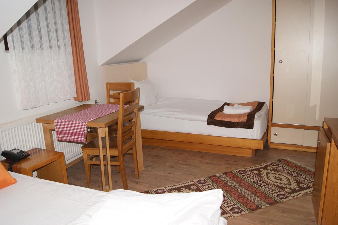 Hotel Prizreni Екстер'єр фото